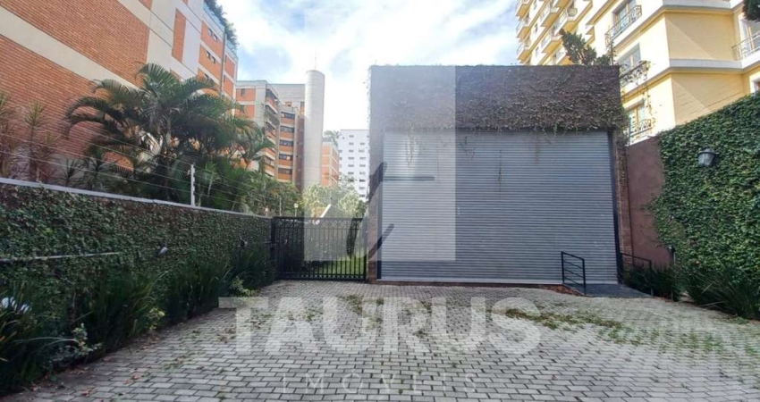 Casa comercial para alugar, na Vila Nova Conceição, São Paulo.