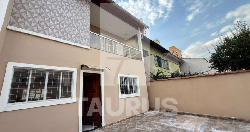 Casa Sobrado com 3 quartos à venda na Chácara Santo Antônio, São Paulo-SP.