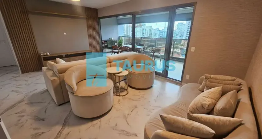 Apartamento á venda no Campo Belo, 3 suítes, mobiliado, 2 vagas, varanda gourmet, 136 m².