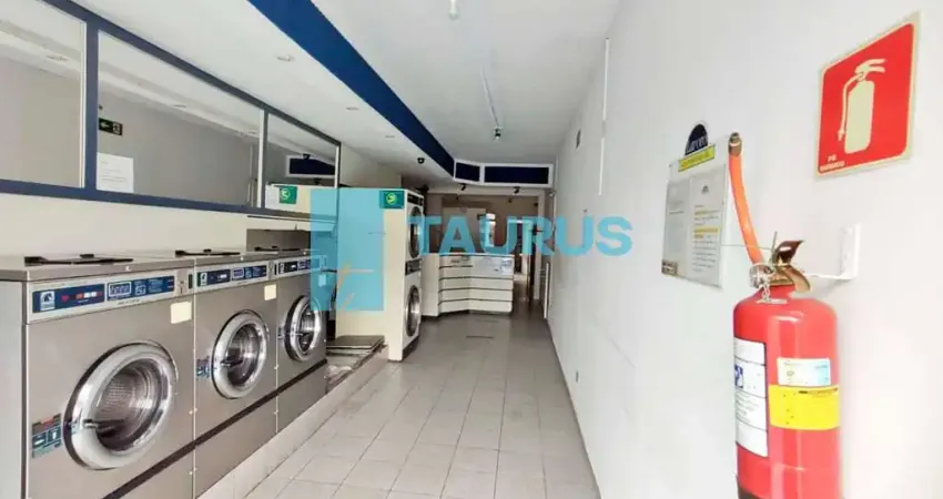 Sobrado Comercial à venda no Alto de Pinheiros, São Paulo-SP.
