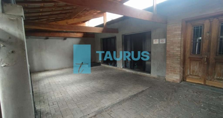 Casa térrea comercial para locação, 3 salas, 1 vaga, 225m², em Moema Pássaros, São Paulo.