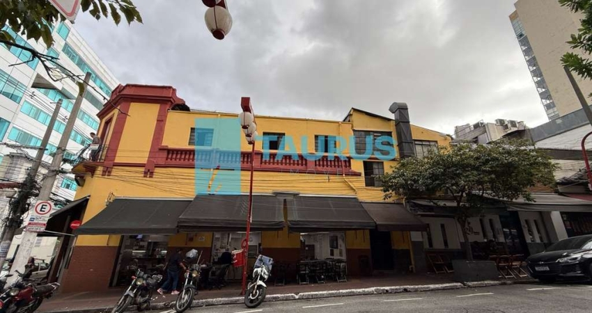 Sobreloja para alugar, 11 salas, na Liberdade, São Paulo.
