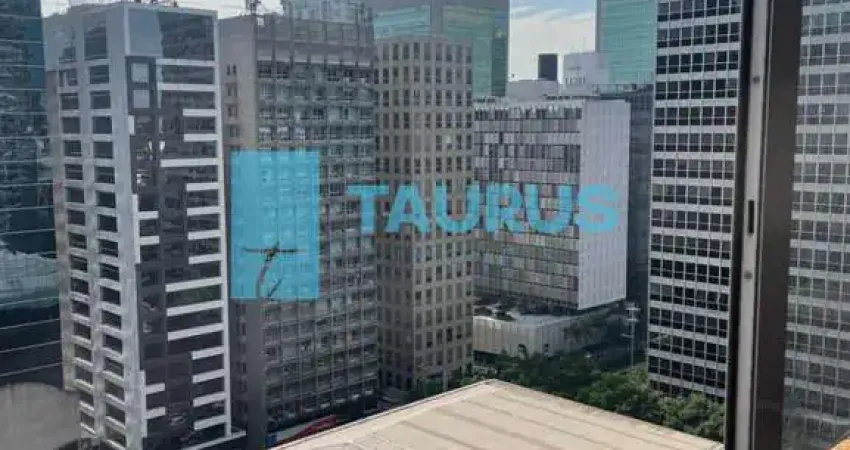Sala comercial para locação e venda, reformada, na Avenida Paulista, São Paulo.