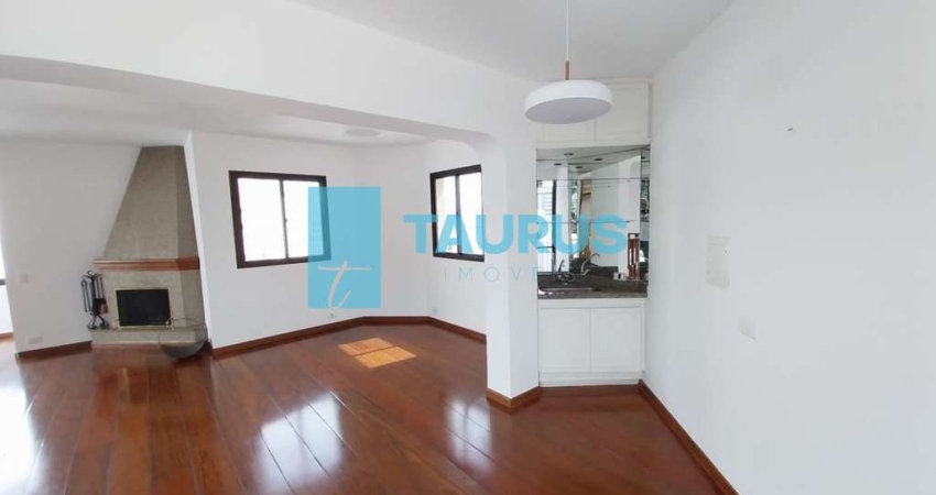 Cobertura duplex para venda e locação; 4 dormitórios, 2 suítes, em Moema, São Paulo.