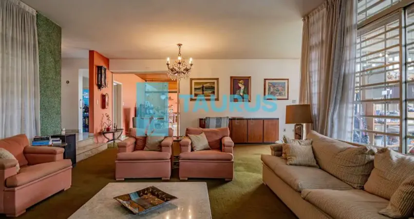 Casa  à venda , 3 dormitórios, 6 vagas, no  Planalto Paulista, São Paulo.