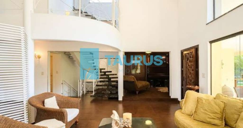 Casa para venda ou locação, 4 suítes, 4 vagas, 700m², Campo Belo.