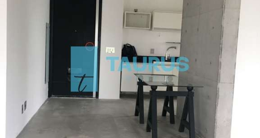 Apartamento para locação, 1 dormitório, 1 vaga, 75 m², Campo Belo.