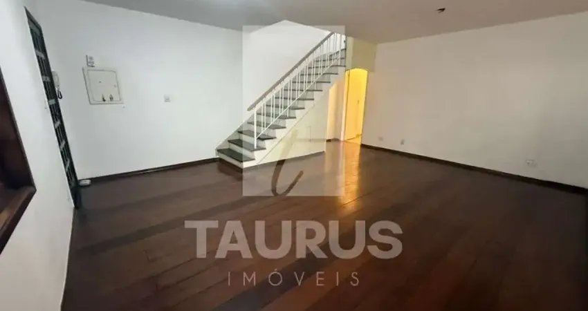 Casa à venda, 3 dormitórios, 2 vagas, 138m², Brooklin.