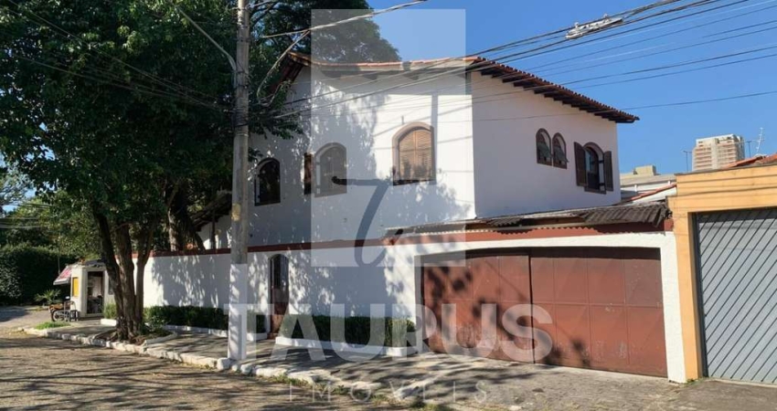 Casa à venda, 4 dormitórios, 2 vagas, 220m², Brooklin.