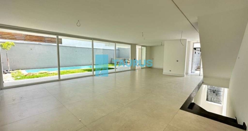 Casa de condomínio à venda, 4 suítes, 4 vagas, piscina, 450 m², Campo Belo.
