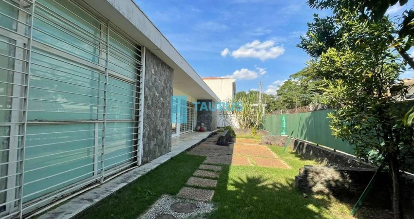 Casa à venda, 4 dormitórios, 5 vagas, 750m², Vila Nova Conceição.