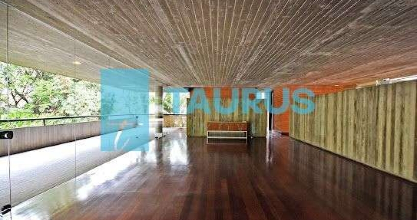 Casa à venda, 3 dormitórios, 10 vagas, 970m², Cidade Jardim.