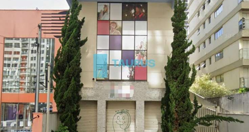 Prédio comercial para alugar ou comprar em Moema, São Paulo-SP.