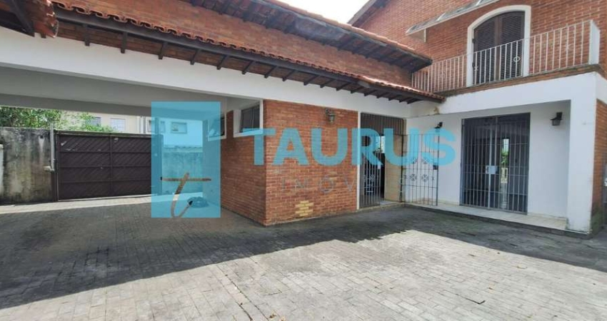 Casa à venda, 4 dormitórios, 5 vagas, 219m², Planalto Paulista.