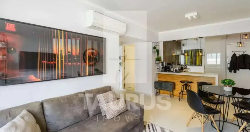 Apartamento á venda em Moema, 2 suítes, mobiliado, 72 m².