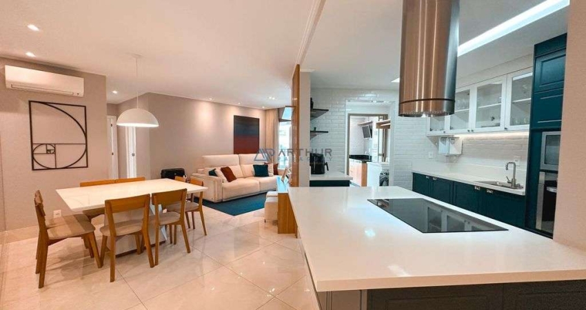 Apartamento à Venda em Praia Grande com 2 quartos, 1 suíte, e 2 vagas privativas