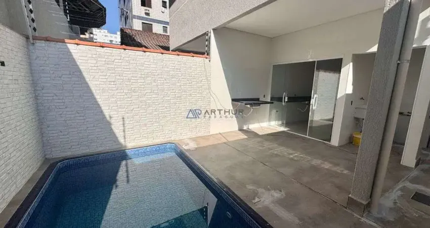 Sobrado à Venda em Praia Grande na Ocian, 3 quartos, 2 vagas e 130m²