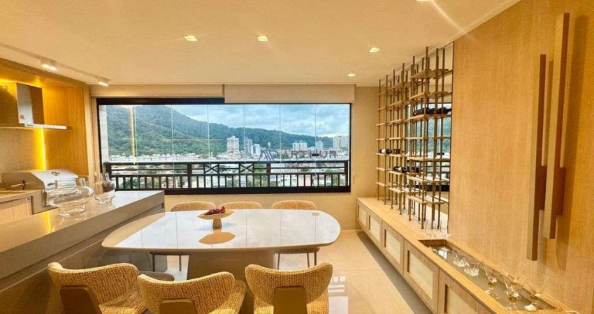 Apartamento decorado à venda  em Praia Grande, com 2 quartos, 2 suítes