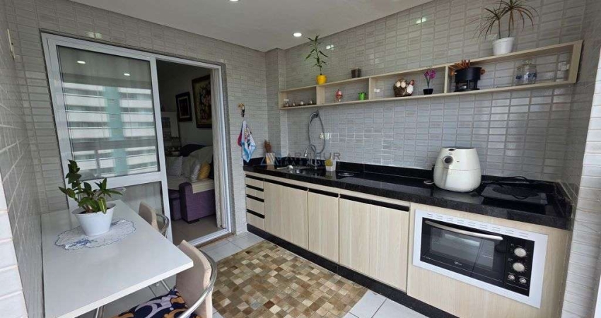 Apartamento à venda em Praia Grande no Canto do forte com 2 dormitórios