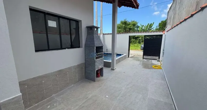 Casa à venda em Mongaguá no bairro Loty com 02 quartos e piscina