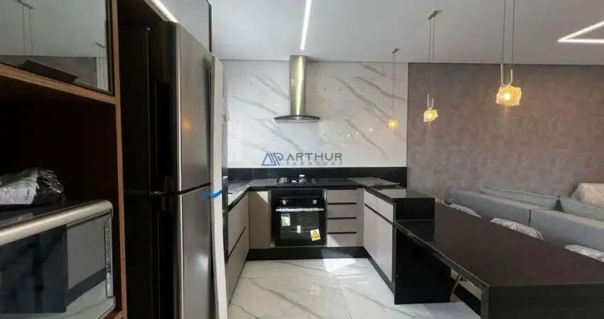 Sobrado triplex à venda em Praia Grande, na Guilhermina em condomínio fechado