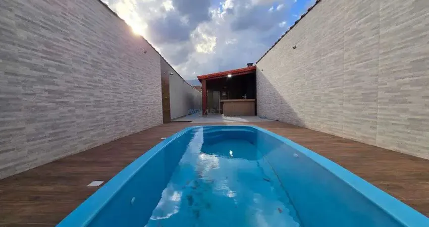 Casa com piscina no Jardim Imperador em Praia Grande à 300 metros do Mar
