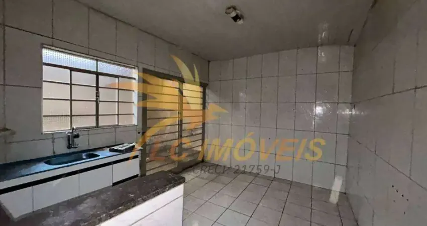 Casa com 3 quartos para alugar na Vila Mathiesen, Americana