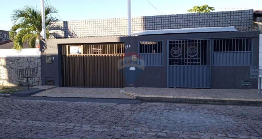 Casa à Venda em Nova Parnamirim, RN com ponto comercial