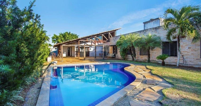 Casa Moderna em Candelária 3 Suítes e 1 Quarto 391m² Terreno 1.000m² Piscina e 4 Vagas