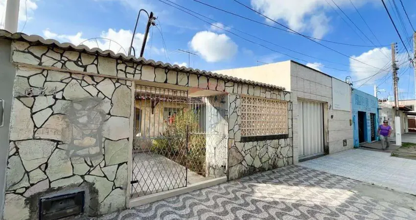 Casa com 3 quartos à venda na Rua Lindalva Santiago, 634, Monte Castelo, Parnamirim