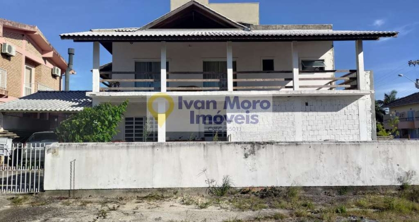 Casa frente mar à venda em Daniela - Florianópolis - SC