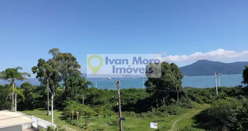 Casa frente mar à venda em Daniela - Florianópolis - SC