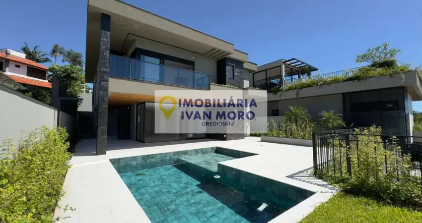Casa à venda em Lagoa da Conceição  -  Florianópolis - SC