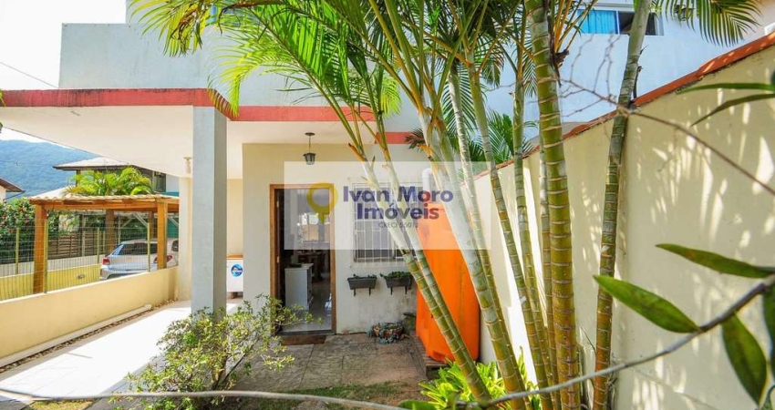 Casa à venda em São João do Rio Vermelho  -  Florianópolis - SC