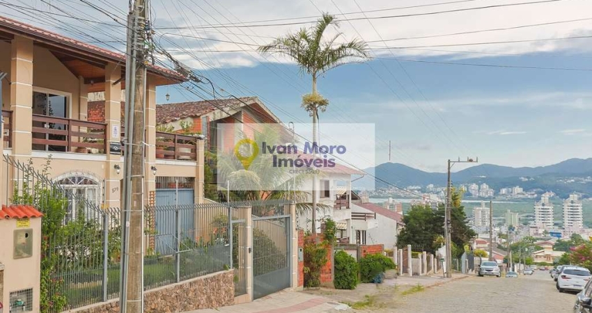 Casa com 4 quartos à venda na Trindade, Florianópolis 