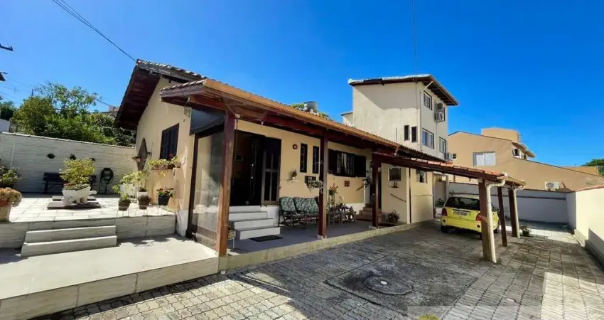 Casa com 6 quartos à venda no Santinho, Florianópolis
