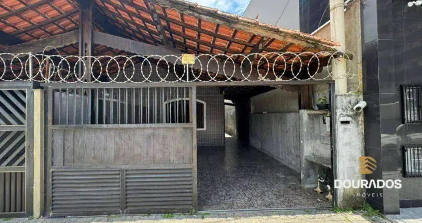 Casa geminada de 3 dormitórios sendo 1 suíte,2 vagas, na Guilhermina em Praia Grande SP.