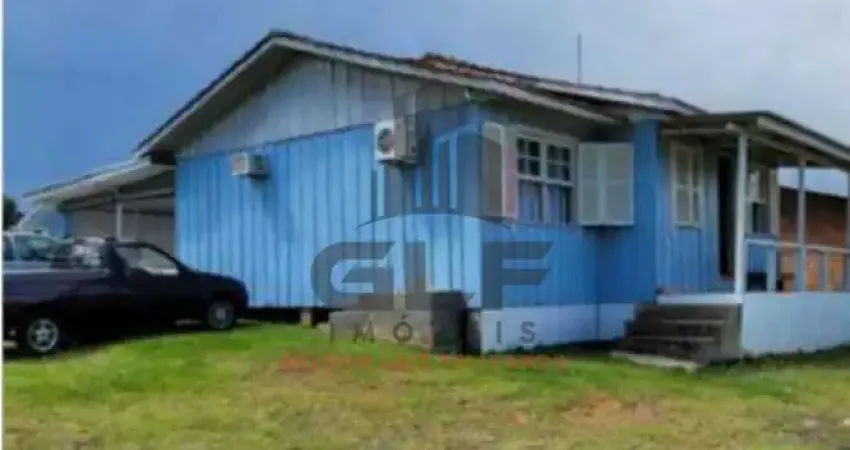 OPORTUNIDADE ÚNICA! Casa à venda em Caçador/SC com uma área total de 520m², sendo 150m² de área privativa, 3 dormitórios, sendo 1 suíte.Bem localizad