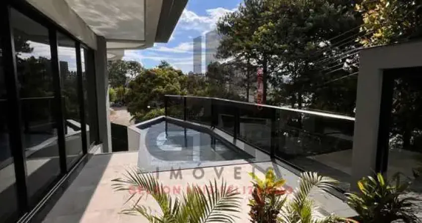 Casa de Alto Padrão em Porto Belo/SC com área privativa de 200m² e 348m² de terreno. 3 Suítes e Piscina Com Cascata!