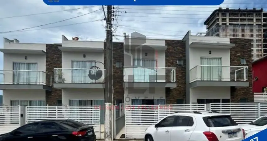 Sobrado Alto Padrão Frente Mar à venda na cidade de Porto Belo/SC, Casa com 3 dormitórios/ 1 Suíte e 2 Vagas de Garagem. Bem Localizada
