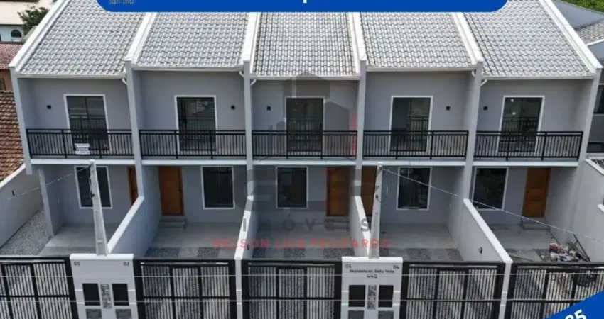 Sobrado Geminado a venda na cidade de Porto Belo/SC, no bairro Centro. Casa com 157m², 3 Suítes e 1Vaga de Garagem. Bem Localizado