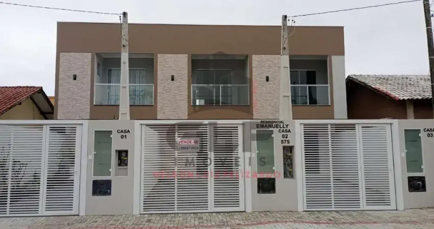 Sobrado Geminado a venda na cidade de Porto Belo/SC, no bairro Jardim Dourado. Casa com 2 Suítes e 1 Vaga. Localização privilegiada a 1.000 M do Mar