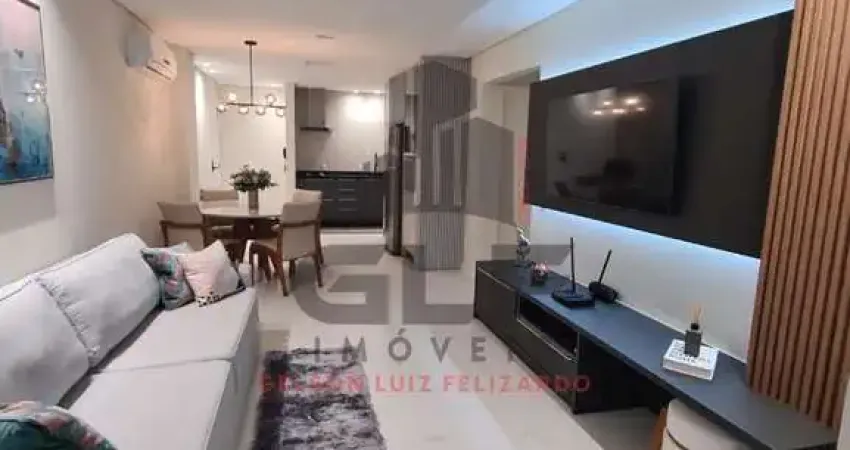 Apartamento Quadra Mar na cidade de Itapema/SC, no bairro Centro, com 2 Quartos, sendo 1 suíte e 1 Vagas de Garagem.  Localização Privilegiada.
