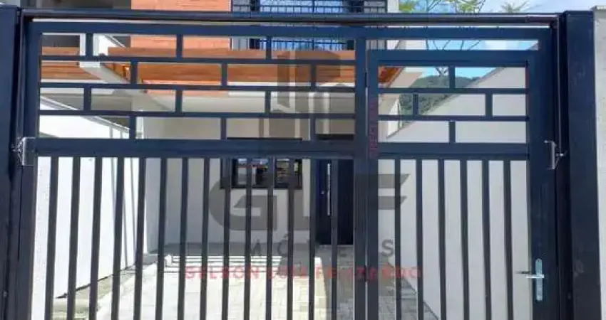 Casa Sobrado a venda na cidade de Itapema/SC bairro Morretes com 87 m² privativos e 3 dormitórios a 1300 m da praia