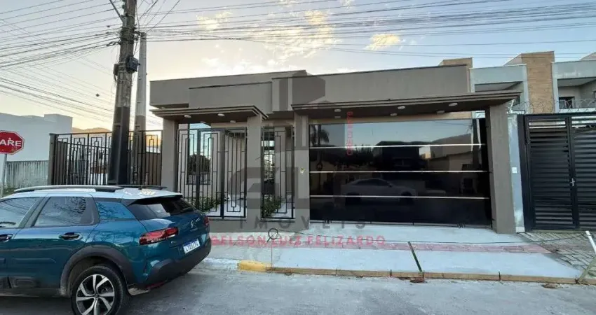 Linda Casa Nova Mobiliada + Sala Comercial à venda na cidade de Itapema/SC, Bairro Morretes! Terreno com 405m² e 2 suítes. Ampla área externa com chur