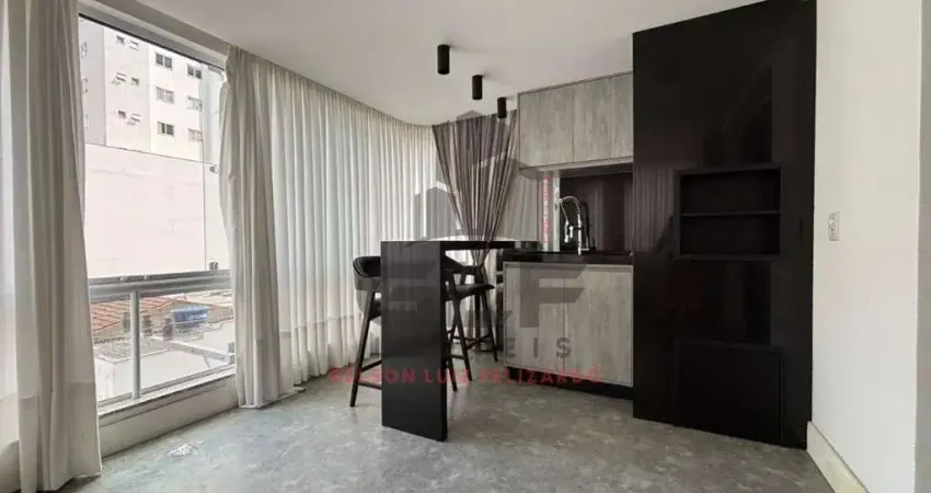 Apartamento mobiliado em itapema/sc no bairro meia praia, 129m² com3 dormitórios sendo 1 suíte e 1 vaga de garagem. bem localizado. investir