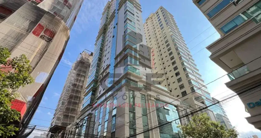 Apartamento de luxo na cidade de itapema/sc no bairro meia praia, 2 suítes e 2 demi suítes com 2 vagas de garagem, com lazer completo. bem localizado