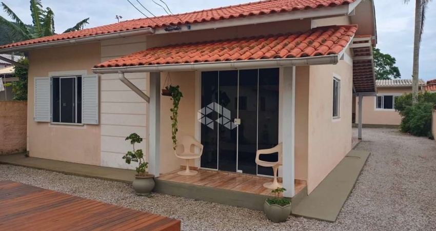VENDO 2 CASAS COM 3 QUARTOS/DORMITÓRIOS EM PALMAS R$ 650.000,00