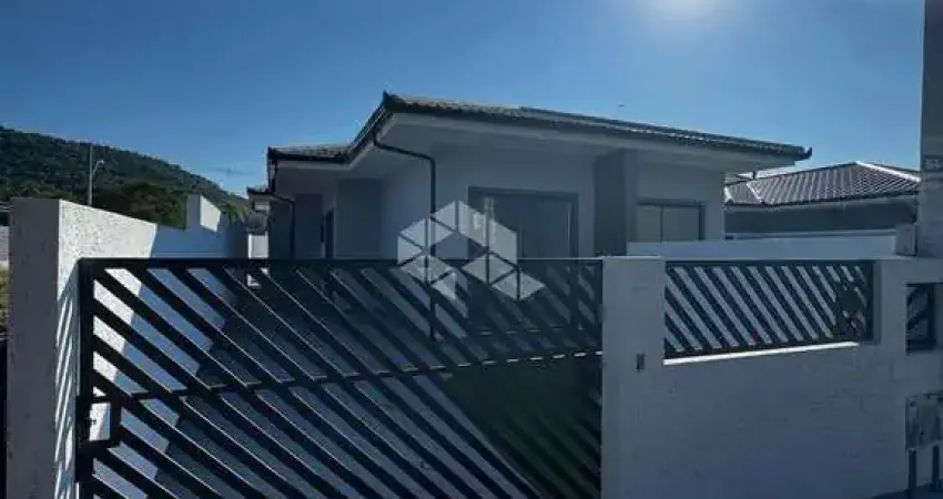 Casa geminada com 2 dormitórios/quartos sendo 1 suíte em são josé sc, bairro forquilhas á venda por r$399.000,00.