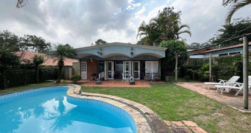 Casa  à venda, com 590m² de terreno, com  piscina,  2 dormitórios, e 190 m² de AC- Jardim Marajoara